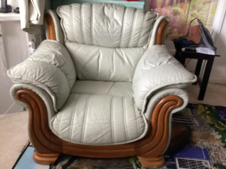 Leather 2seeter sofa and matching arm chair