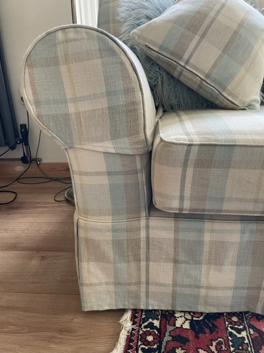 Lovely comfortable extra large sofa from MultiYork.