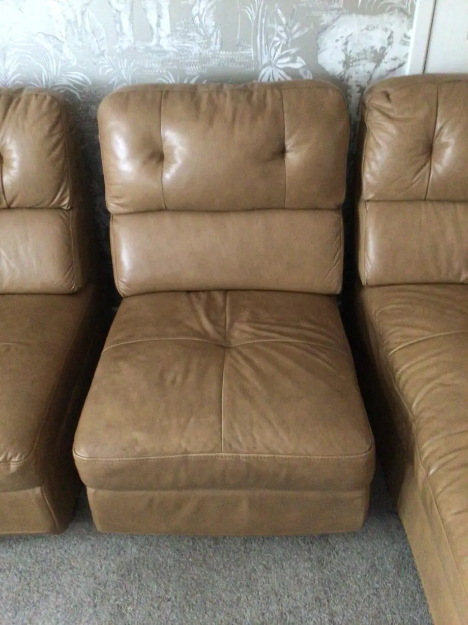 Lovely brown / beige comfortable leather suite.
