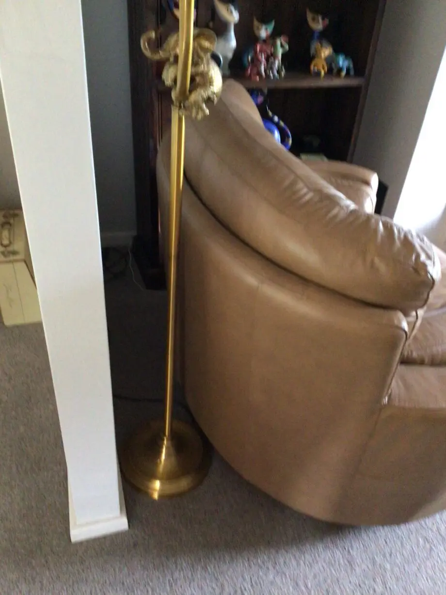 Lovely brown / beige comfortable leather suite.