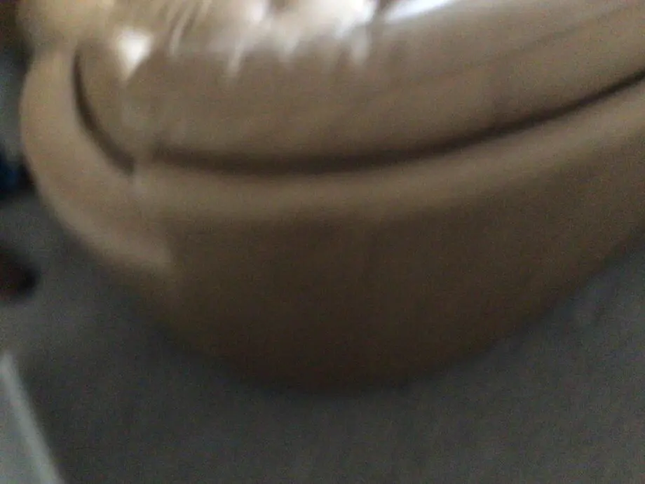 Lovely brown / beige comfortable leather suite.