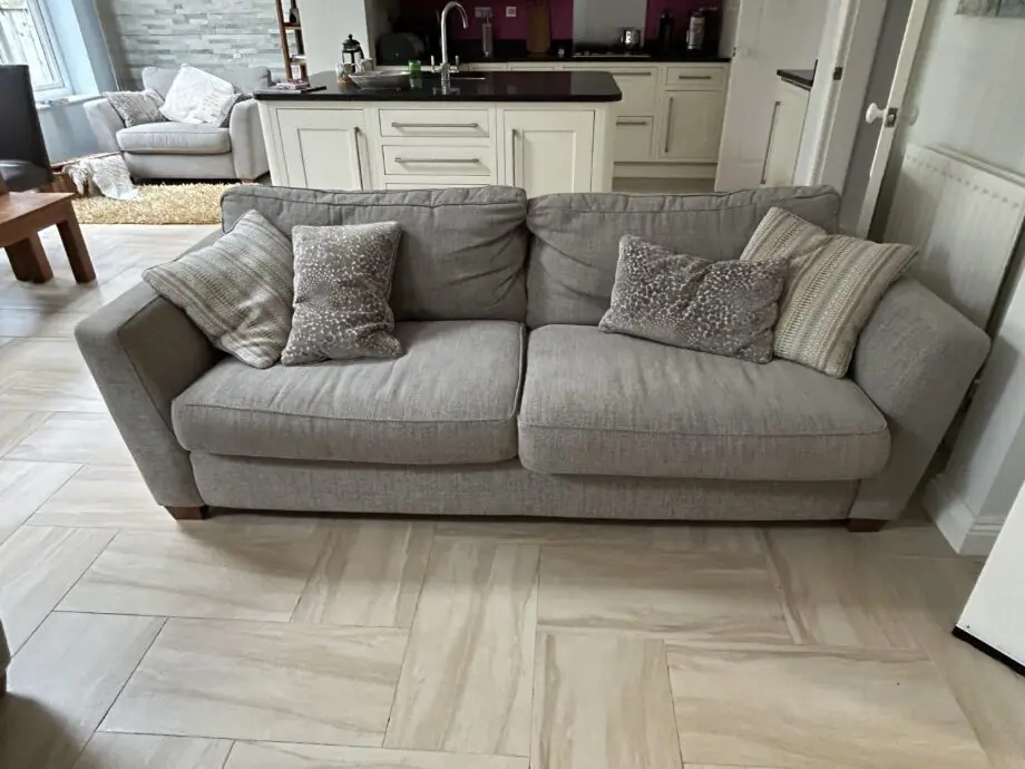 3 piece sofa set comprising 2 x 3 seaters and 1 x 1 1/2 seater