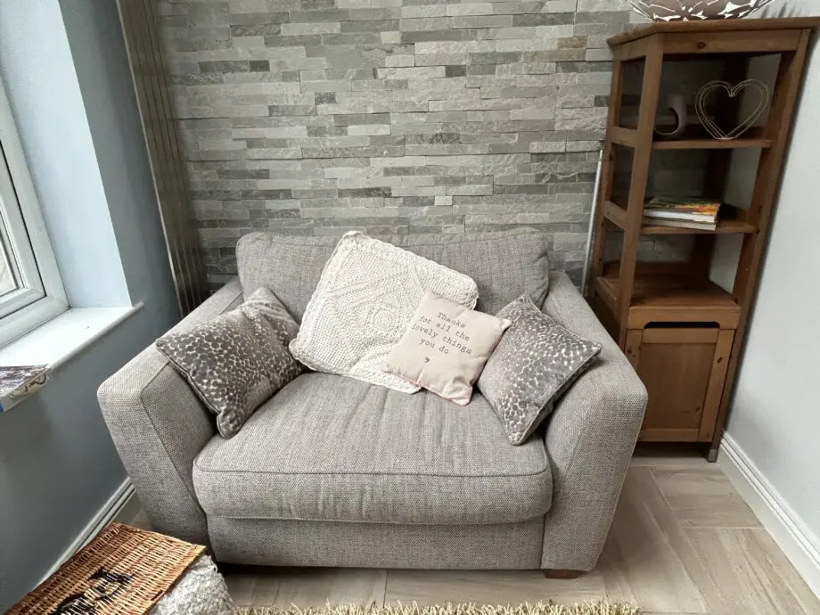3 piece sofa set comprising 2 x 3 seaters and 1 x 1 1/2 seater