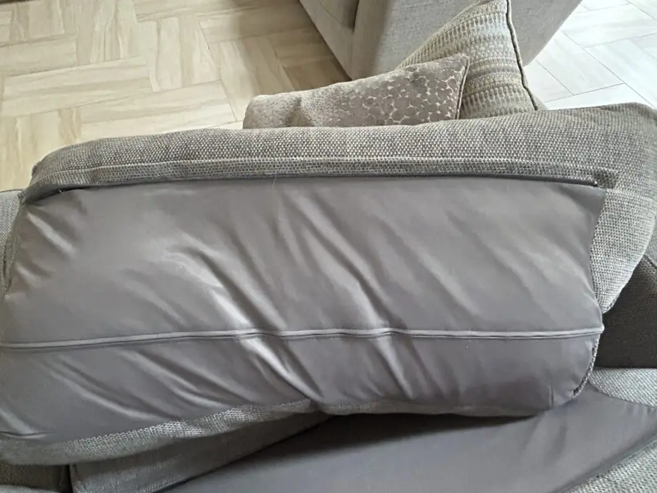 3 piece sofa set comprising 2 x 3 seaters and 1 x 1 1/2 seater