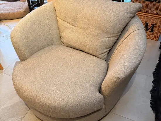 DFS LARGE SWIVEL CHAIR