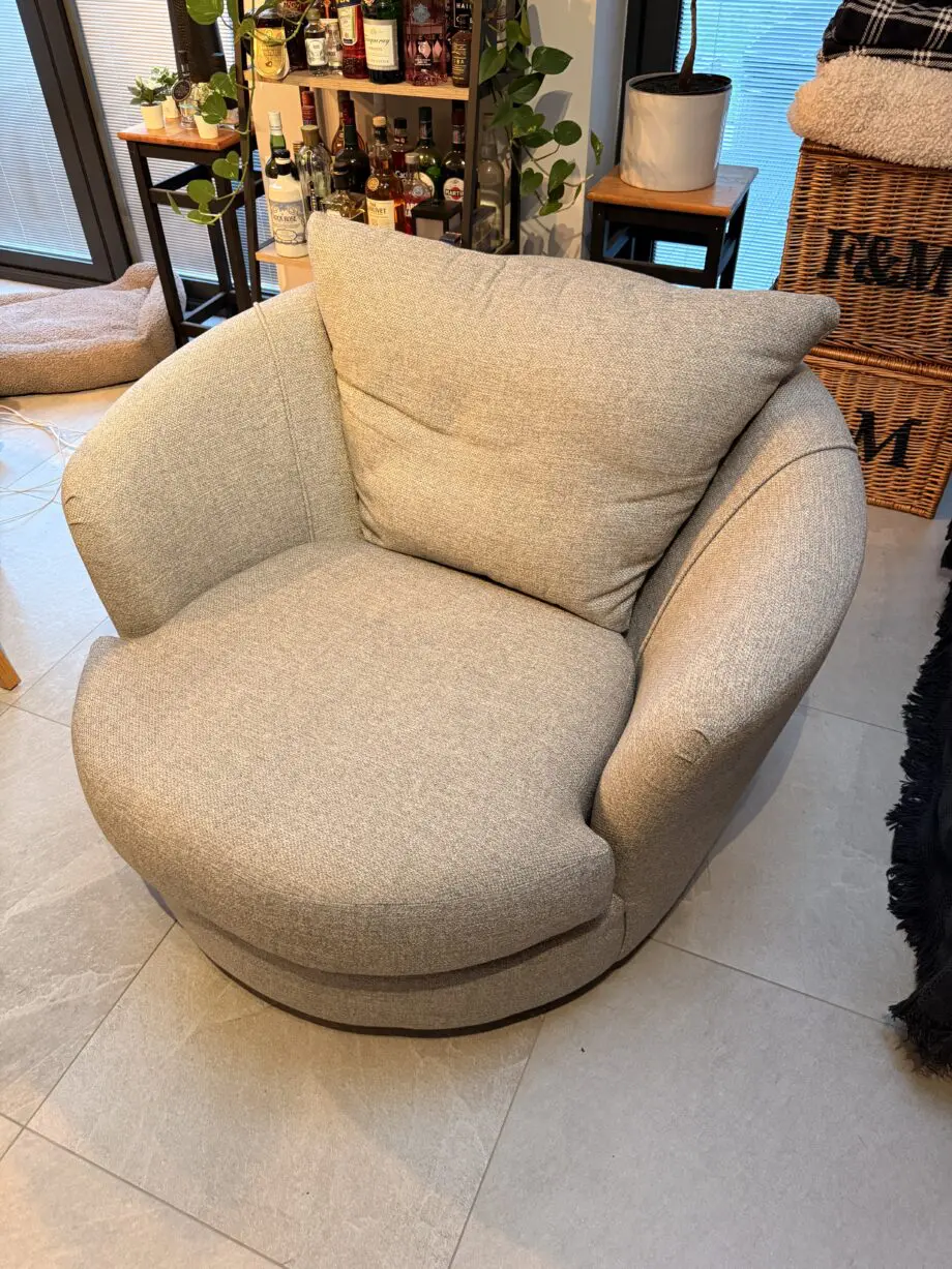 DFS LARGE SWIVEL CHAIR