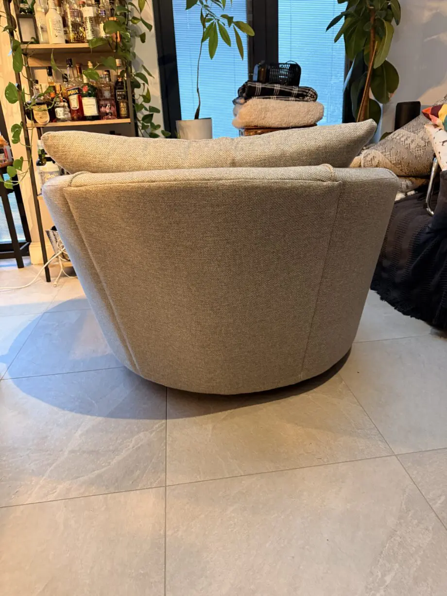 DFS LARGE SWIVEL CHAIR