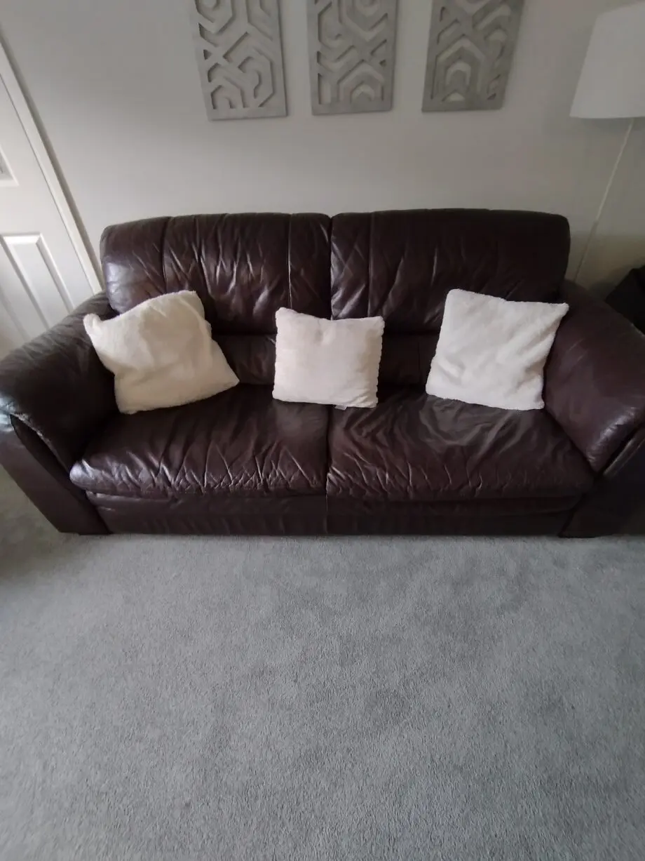 Brown leather 3 piece suite with recliner chairs 1 electric and 1 manual
