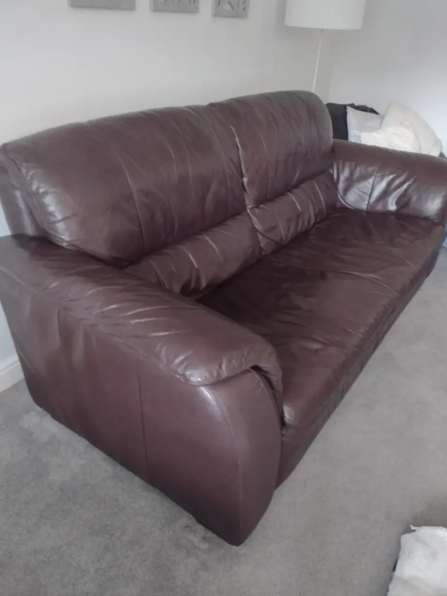 Brown leather 3 piece suite with recliner chairs 1 electric and 1 manual