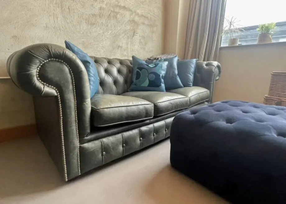 Old English Leather Vintage Style Chesterfield Sofa