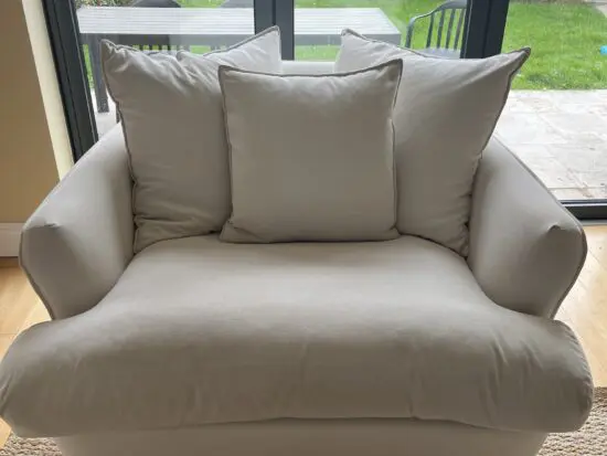 Loaf smooch love seat in chalky white