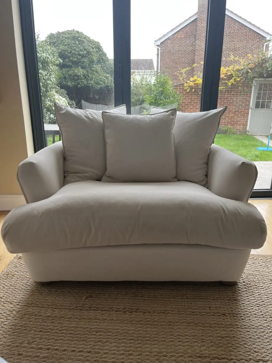 Loaf smooch love seat in chalky white