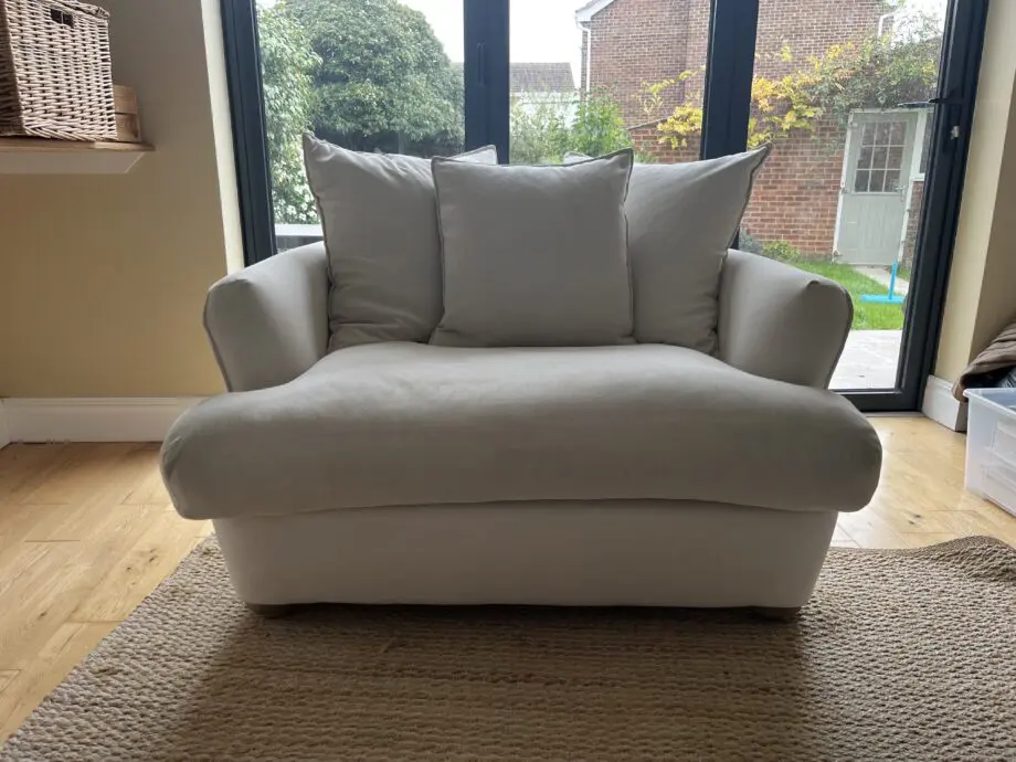 Loaf smooch love seat in chalky white