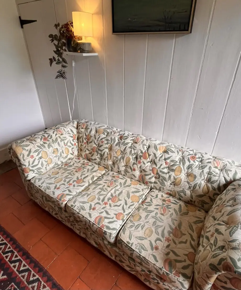 William Morris upholstered chesterfield style 3 seater sofa
