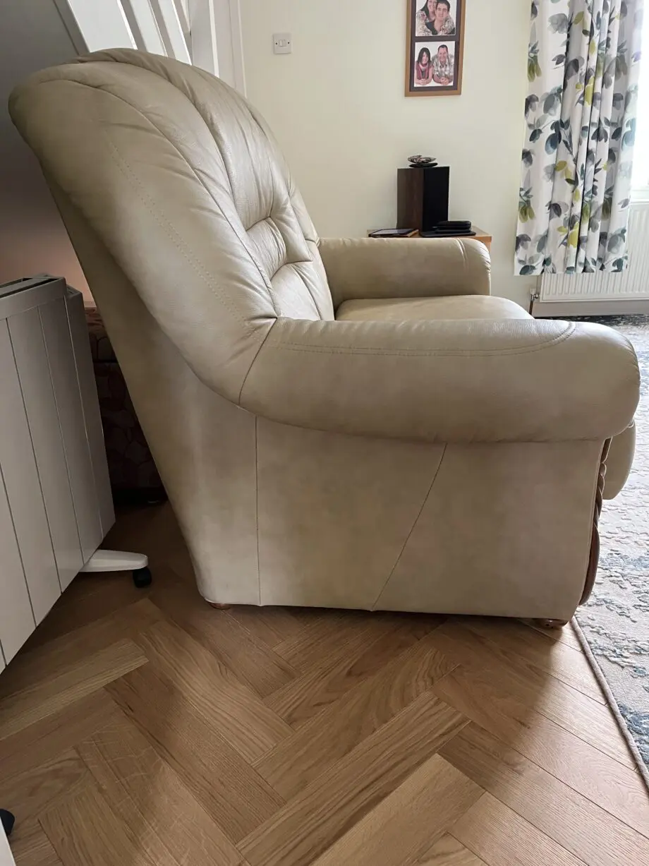 SCS Italian leather sofas in beige/oatmeal