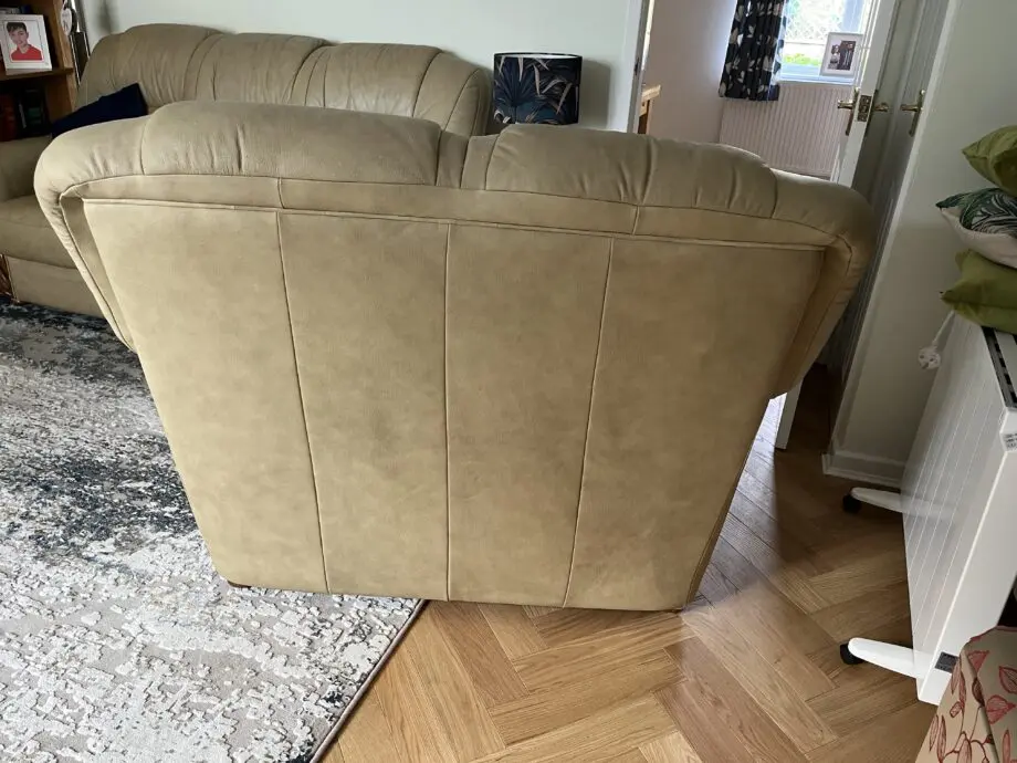 SCS Italian leather sofas in beige/oatmeal