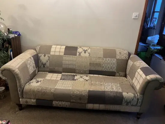 Dfs chesterfield style 3 seater sofa