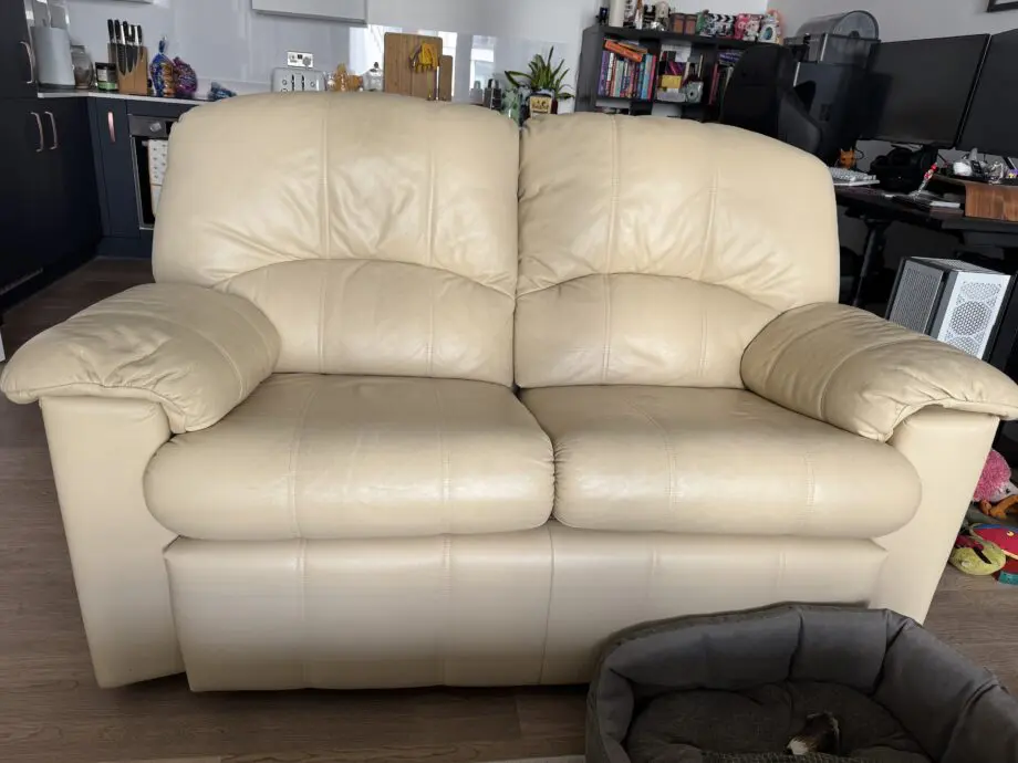 Julian Foye Cream Leather Sofa & Electric Armchairs
