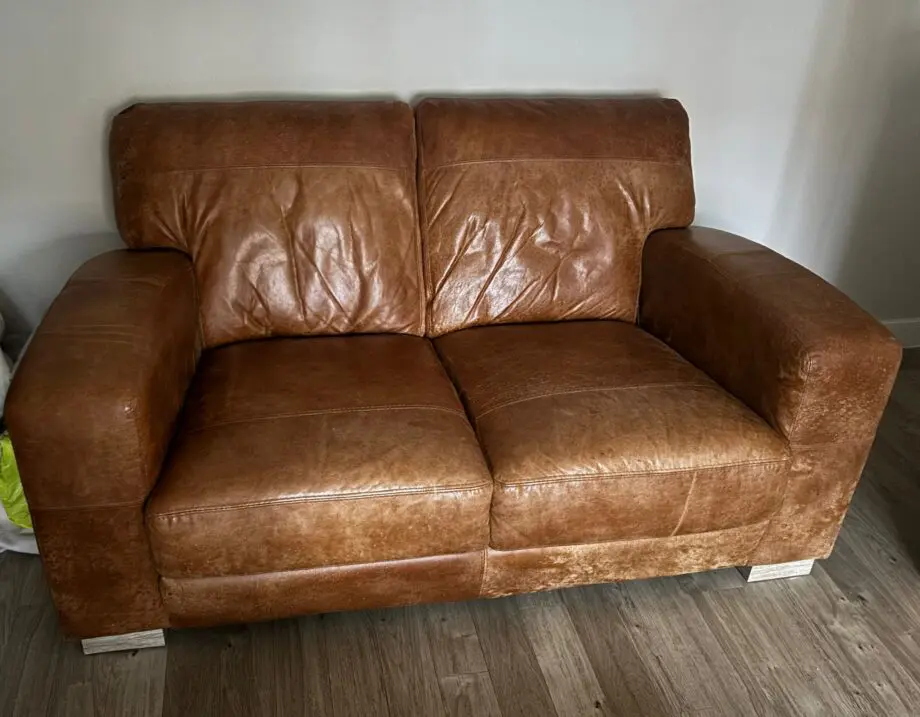 DFS Caeser tan leather sofa set