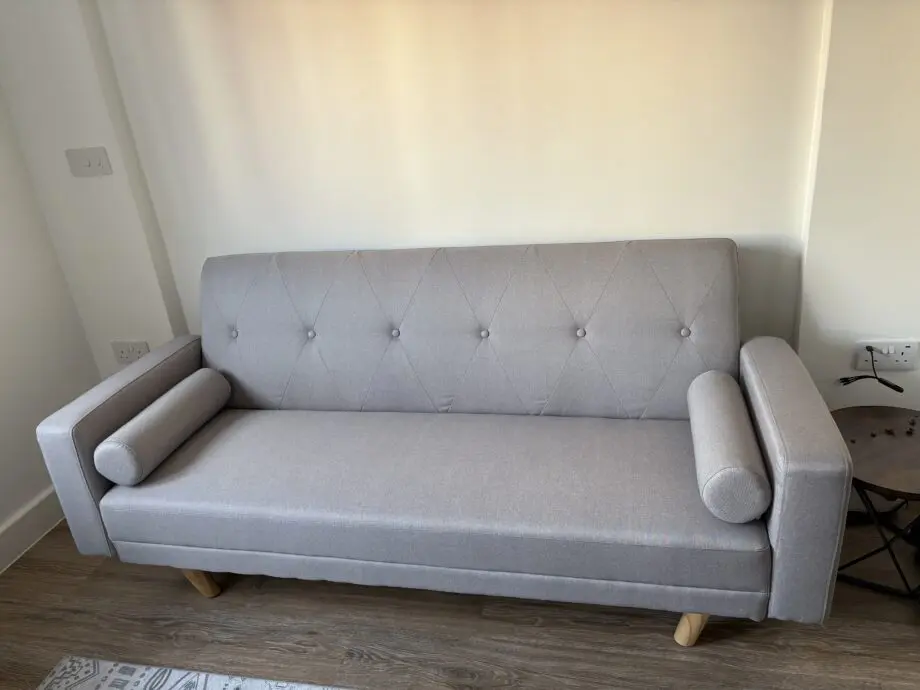 Brand Yaheetech - Grey comfortable sofa - 1 year old