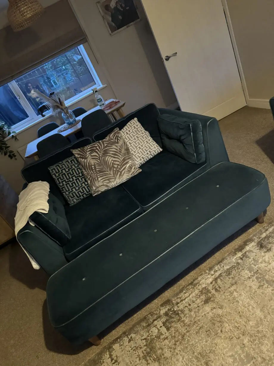 Cricket sofa teal with edging