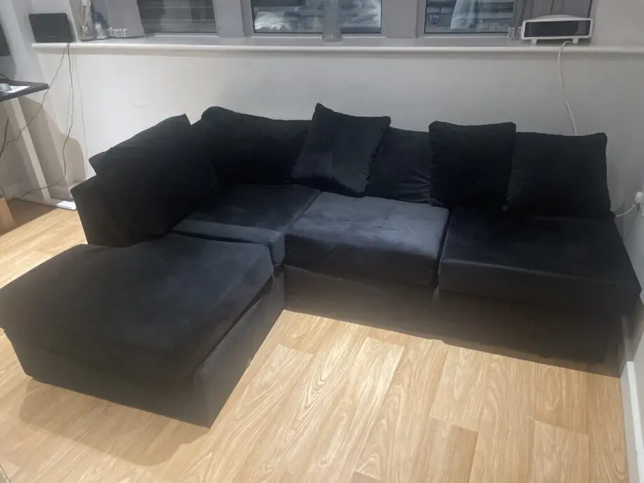 Black Velvet Corner Sofa – Comfortable & Stylish