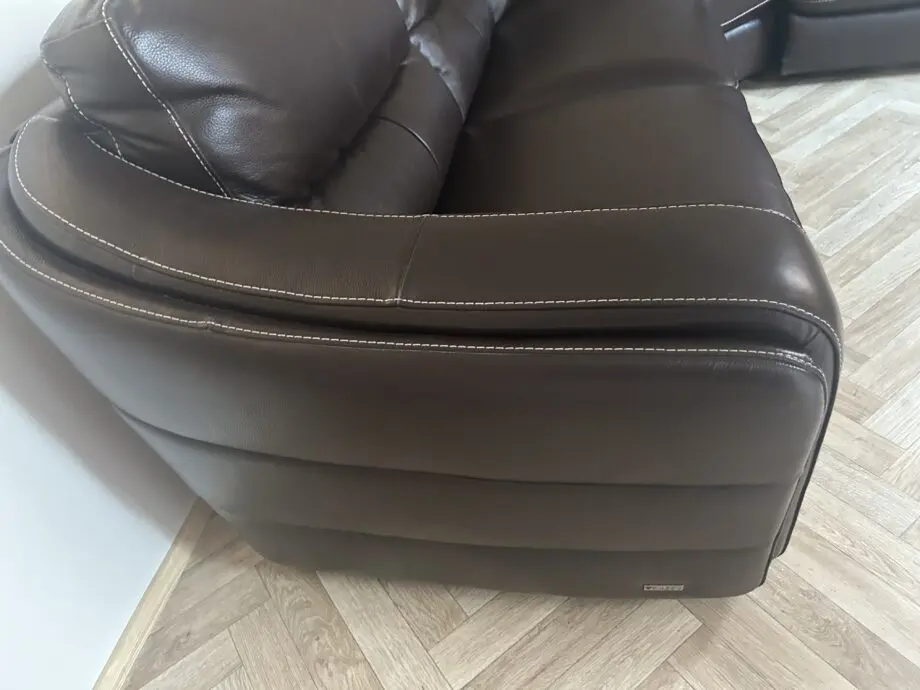 Corner settee
