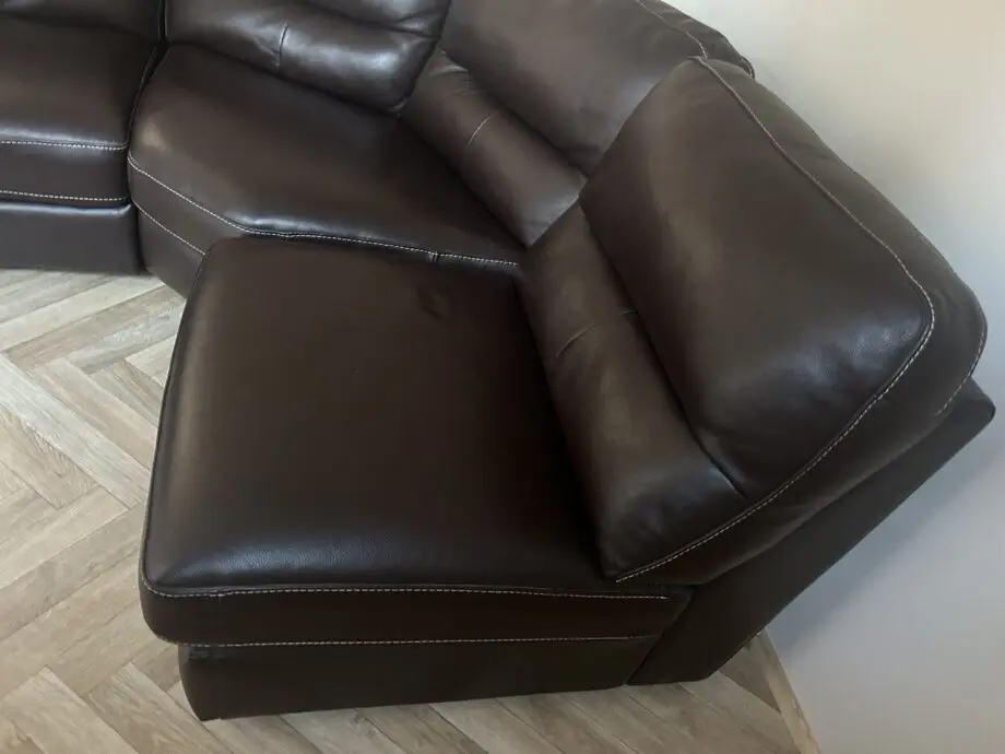 Corner settee