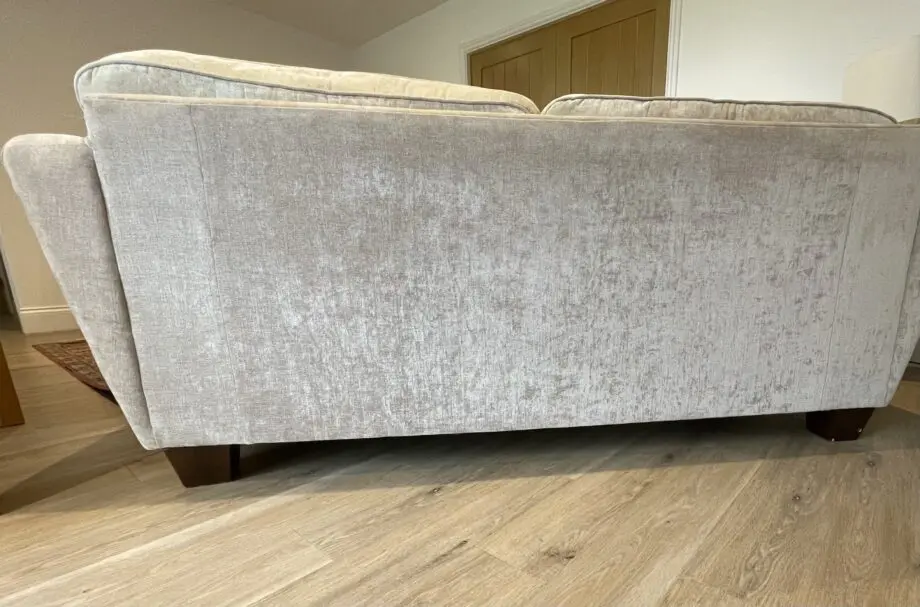 🛋️ Comfy 2.5-Seater Sofa with Solid Wood Frame – Excellent Condition