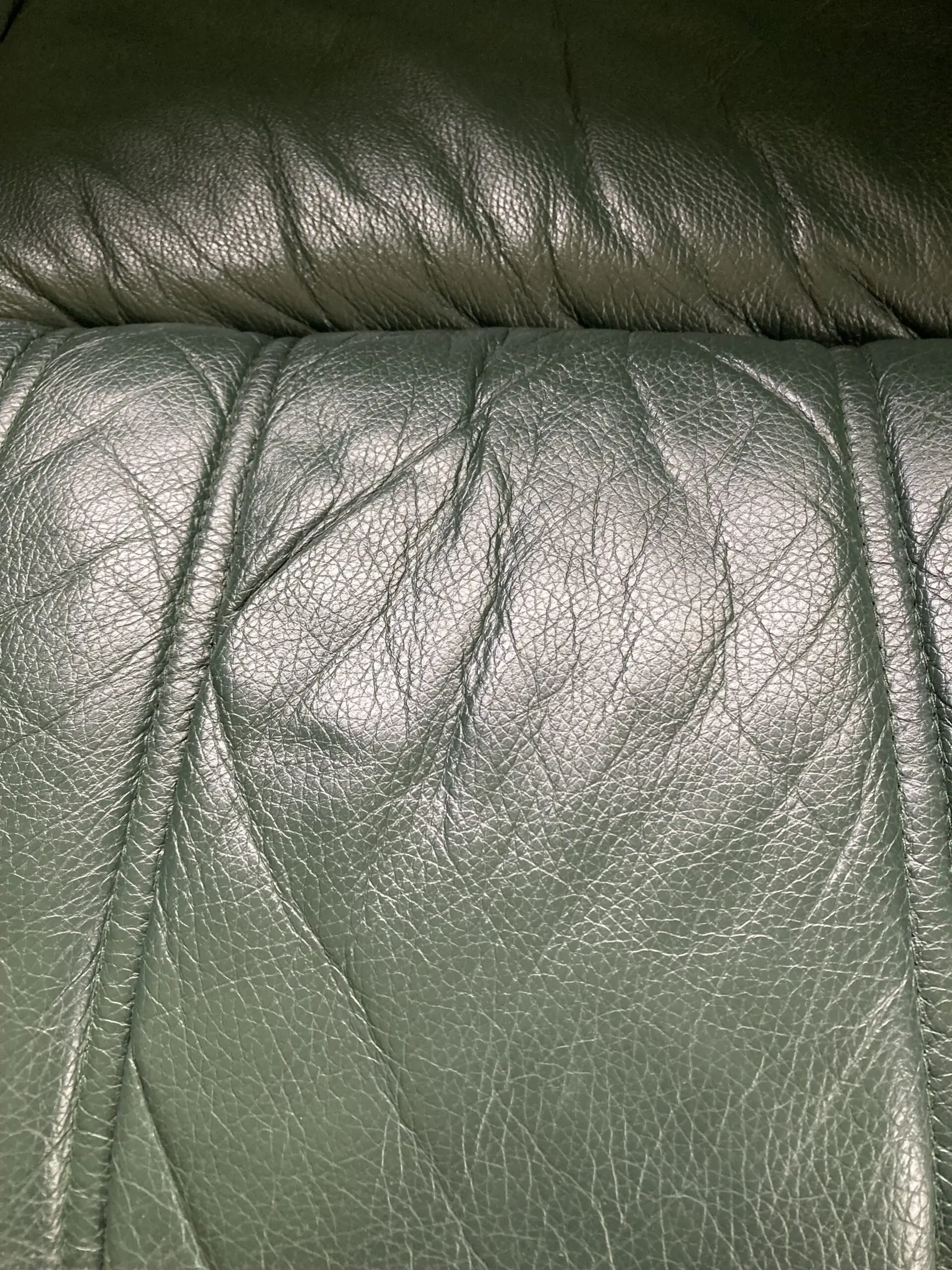 Pendragon High Quality Grain Leather sofa 3 Seater And 2 seater Suite