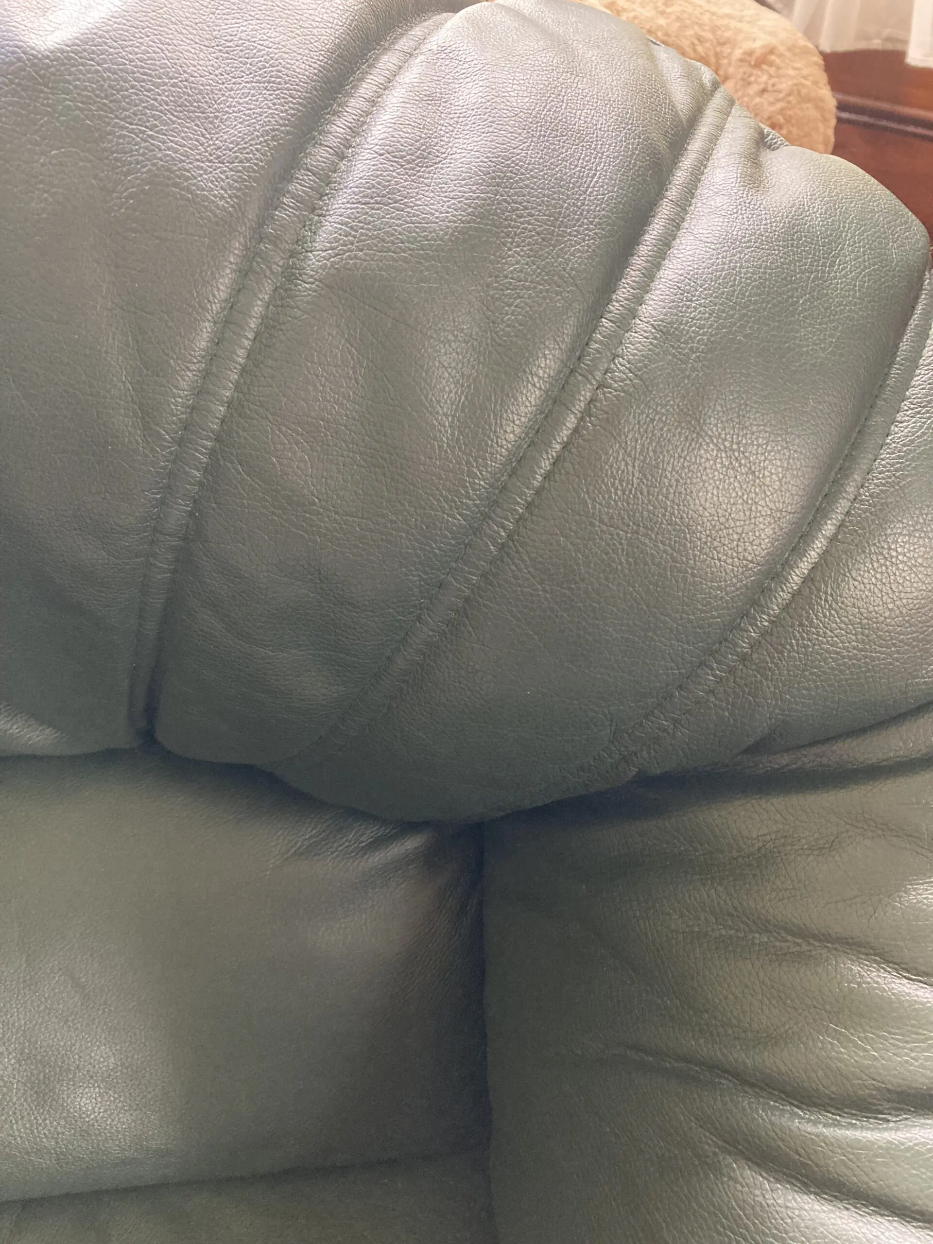 Pendragon High Quality Grain Leather sofa 3 Seater And 2 seater Suite