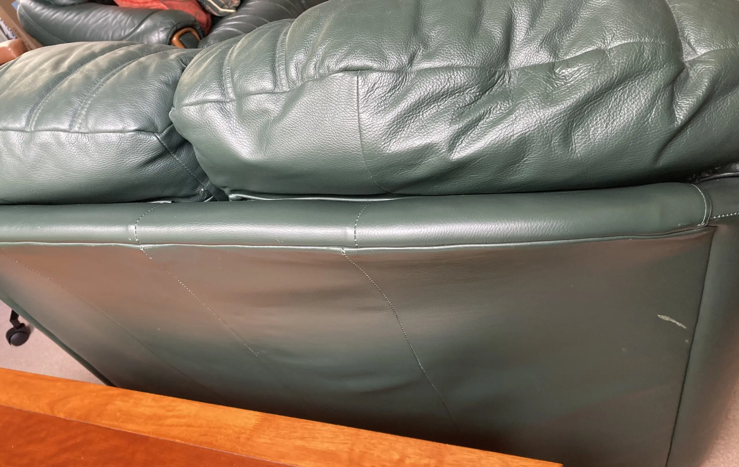 Pendragon High Quality Grain Leather sofa 3 Seater And 2 seater Suite