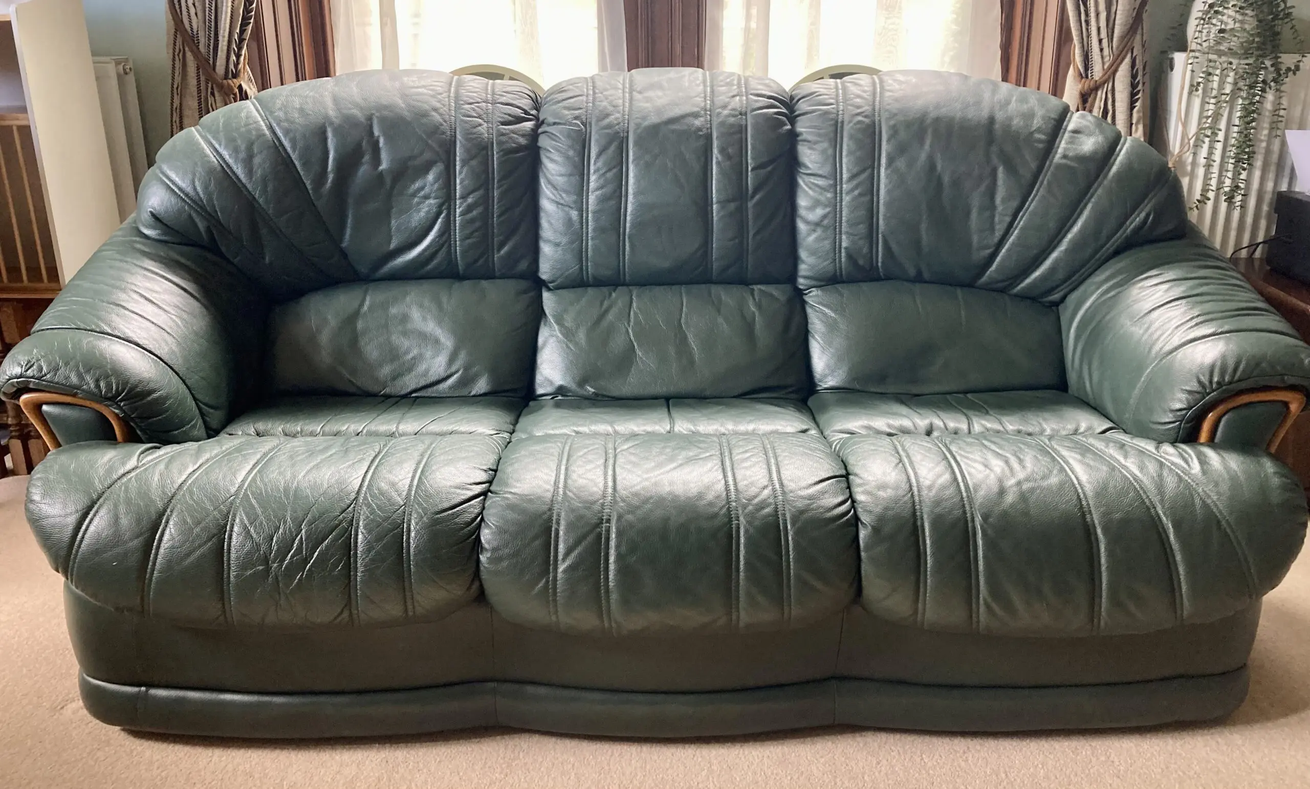 Pendragon High Quality Grain Leather sofa 3 Seater And 2 seater Suite