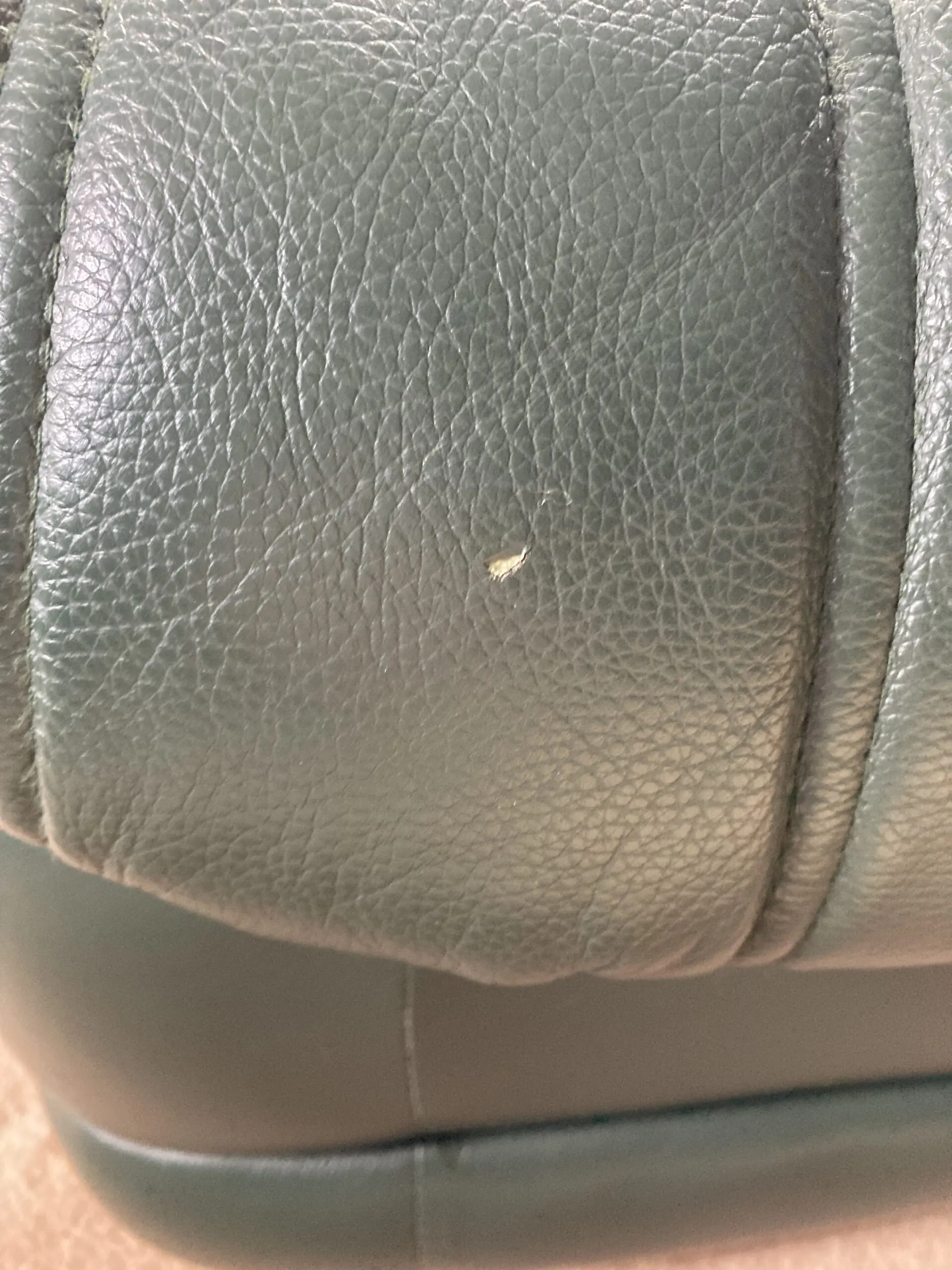 Pendragon High Quality Grain Leather sofa 3 Seater And 2 seater Suite