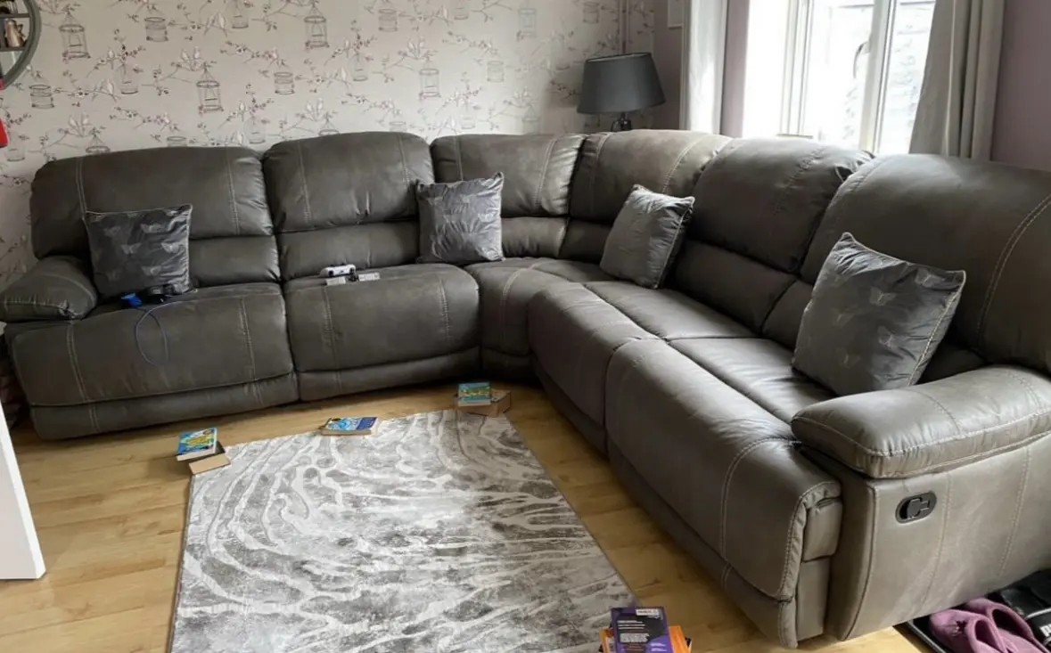 Harvey’s 5-7 seater recliner corner sofa