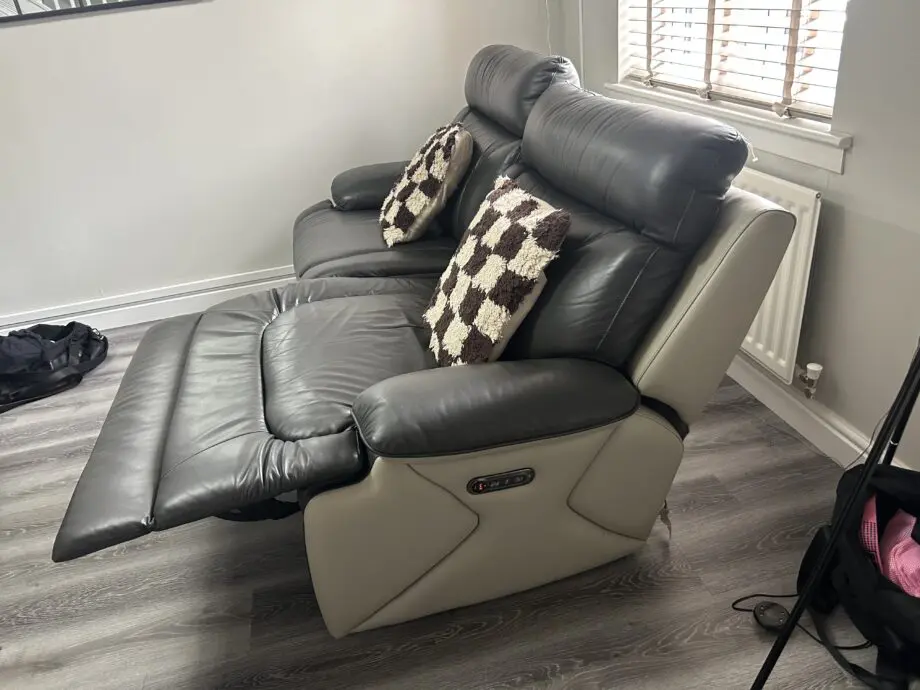 La-z boy 2 seater recliner sofa with usb charger black and grey
