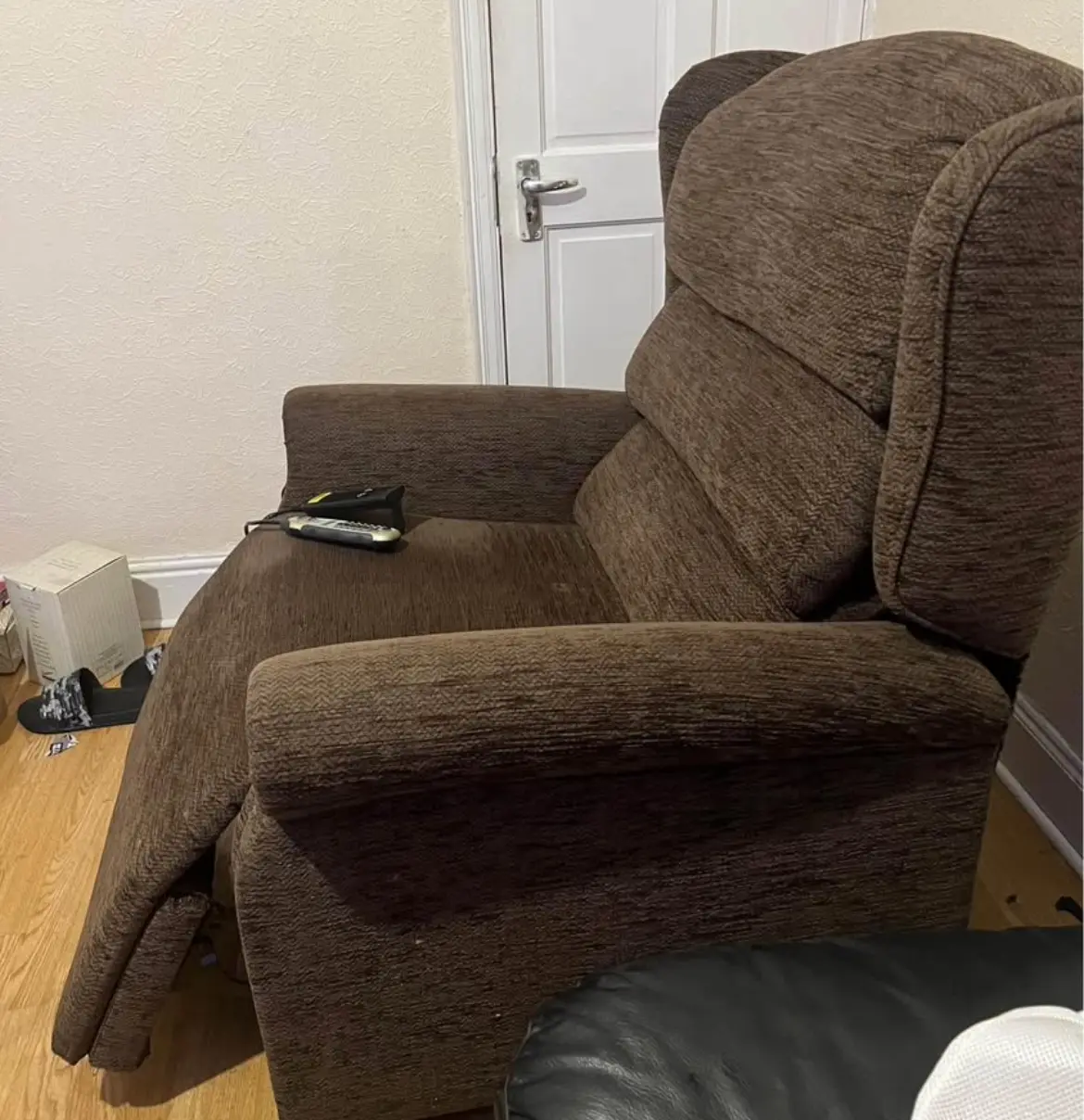 Brown electric heat and massage arm chair with lifting assist