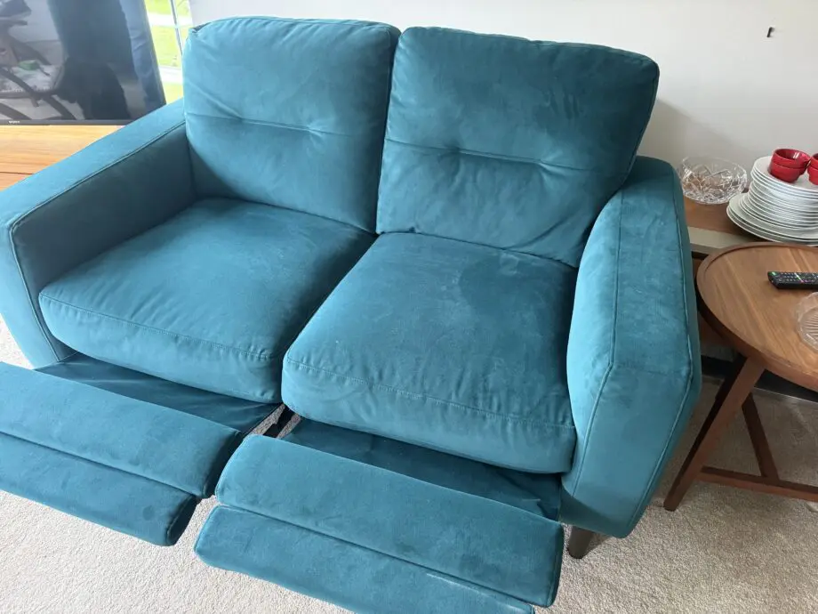 Stunning 3 and. 2 seater sofas with automatic recliners