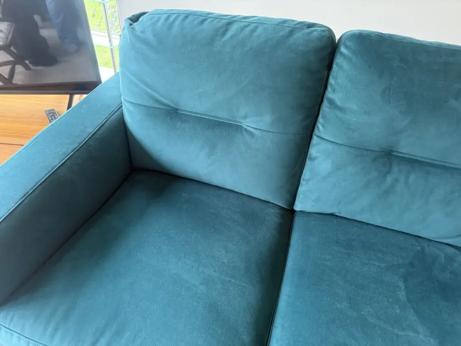 Stunning 3 and. 2 seater sofas with automatic recliners