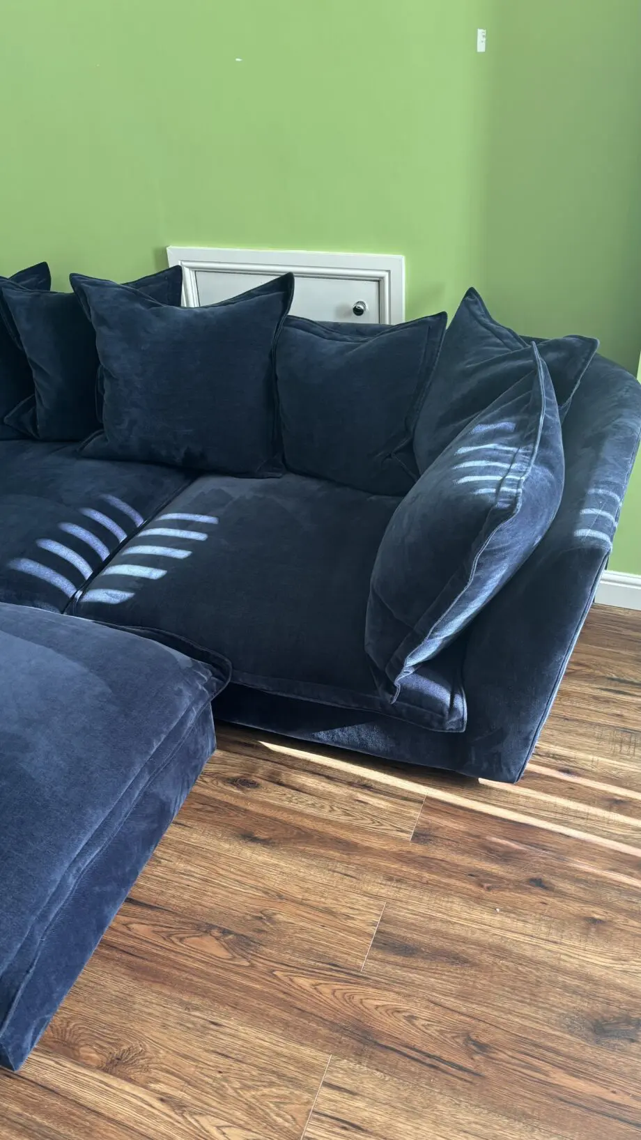 Housing Units - Comfy 4 seater Sofa & Pouffe - Great Condition