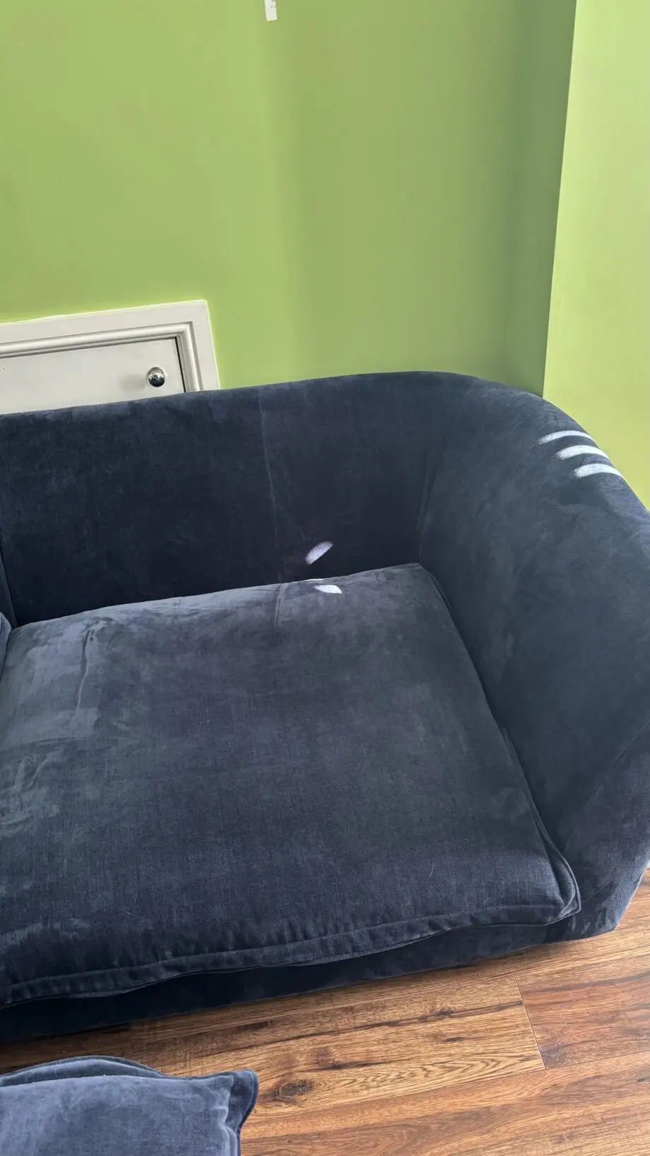 Housing Units - Comfy 4 seater Sofa & Pouffe - Great Condition