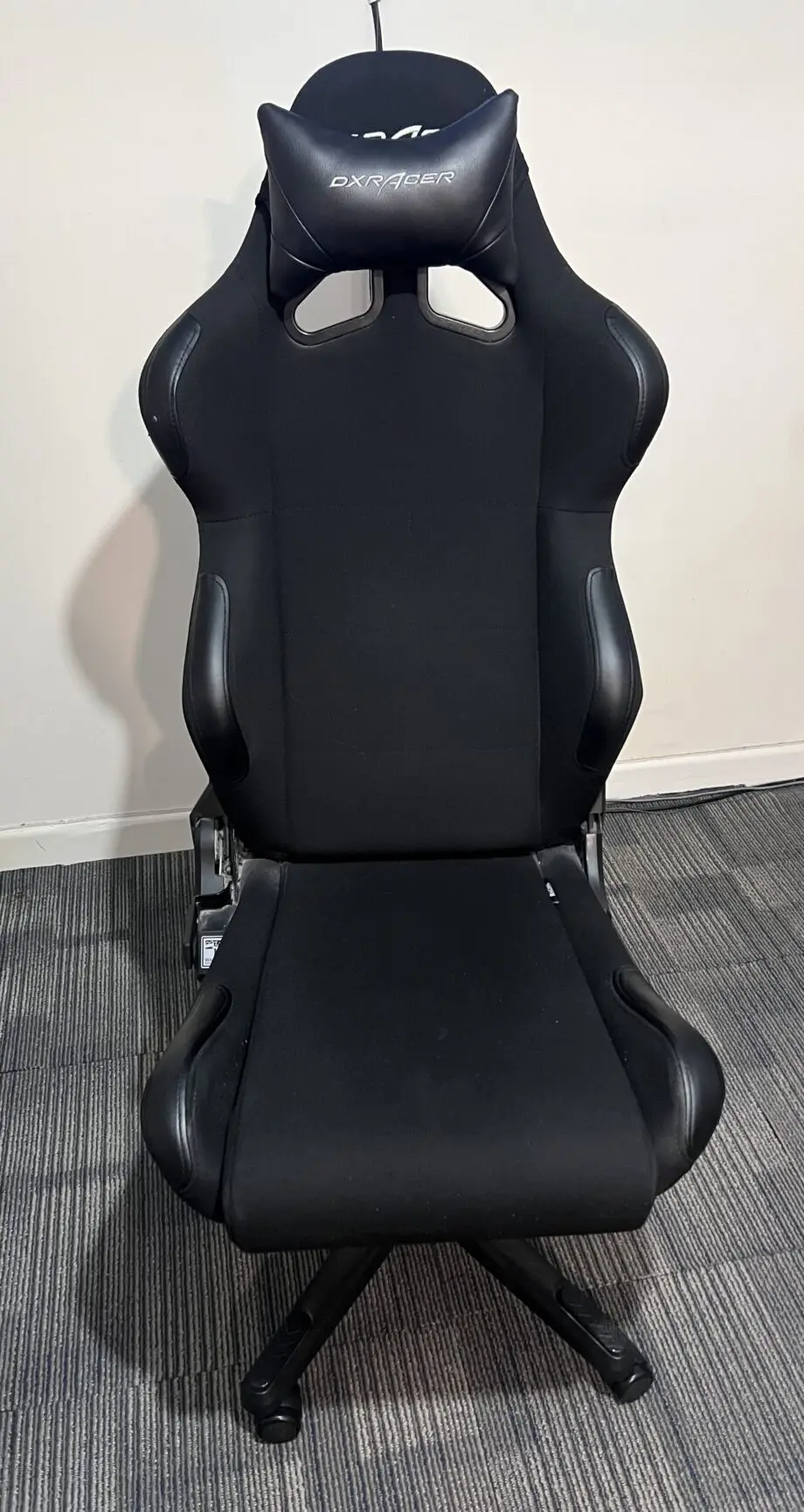 DX RACER GAMING CHAIR