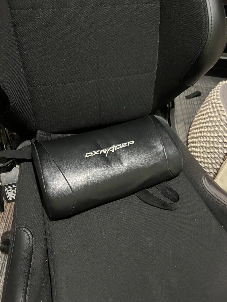 DX RACER GAMING CHAIR