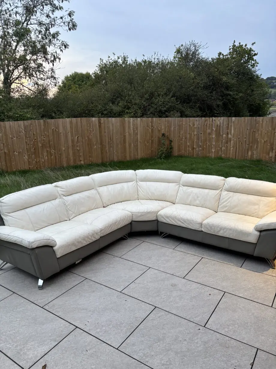 STUNNING GREY AND CREAM CORNER SOFA