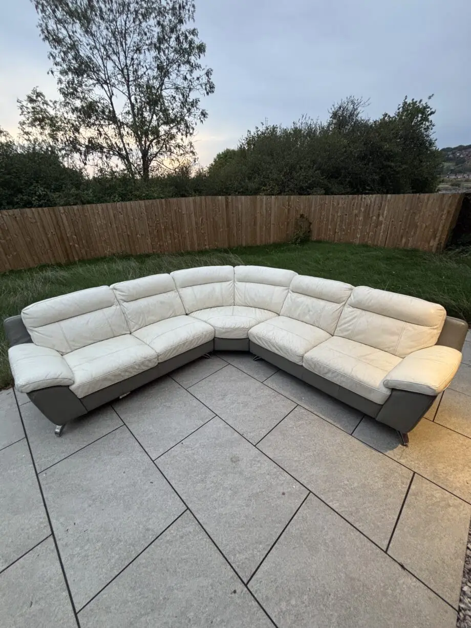 STUNNING GREY AND CREAM CORNER SOFA