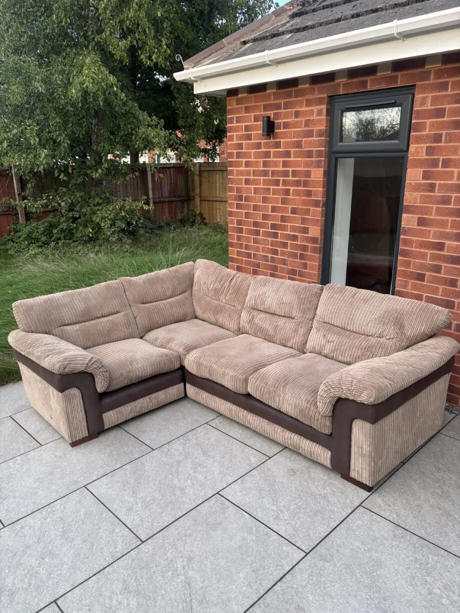 STUNNING BROWN CORDED CORNER SOFA