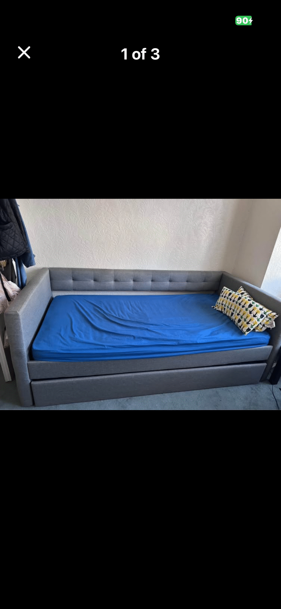 Daybed with roll out under bed