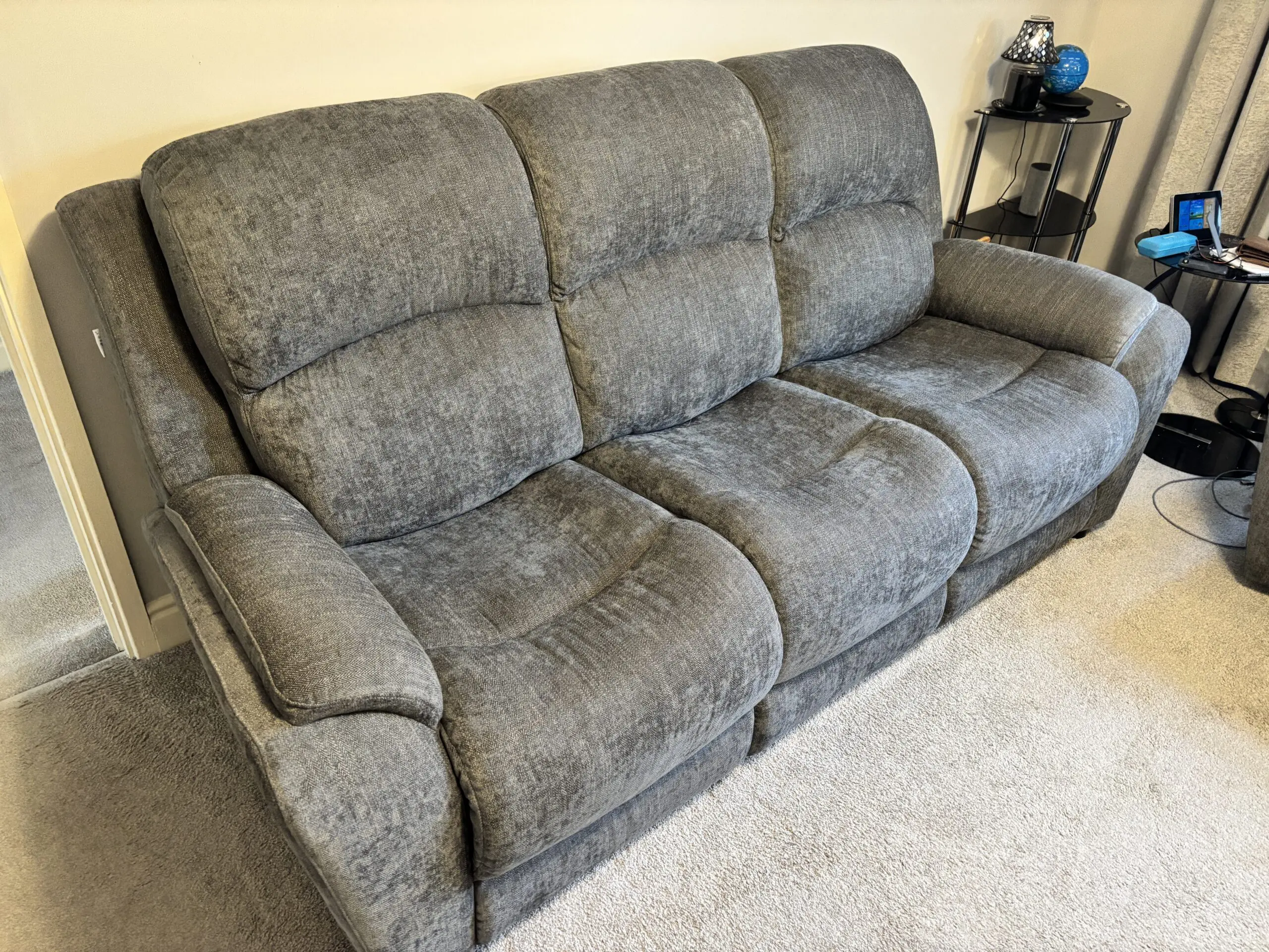 La-Z-boy 2 seater recliner with centre consul & 3 seater sofa