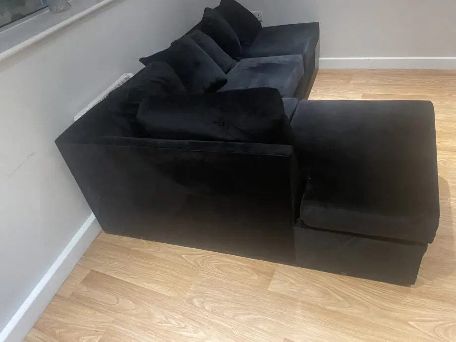 Black Velvet Corner Sofa – Comfortable & Stylish