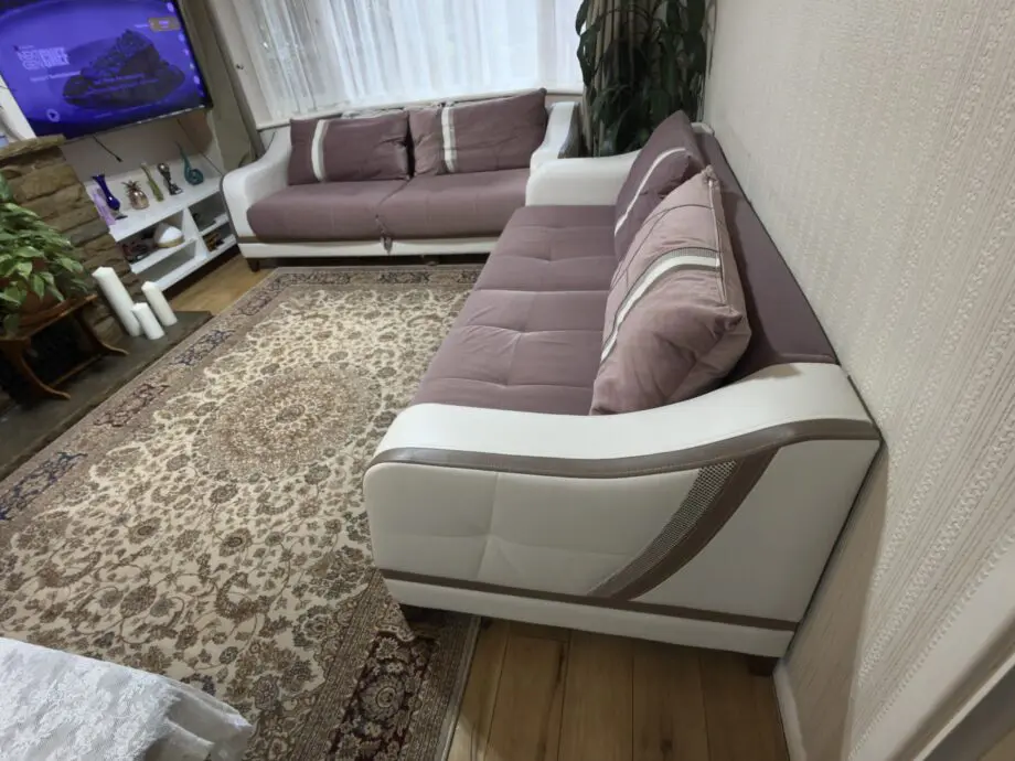 Modern Sofa Set – 2 × 3-Seater Sofas + 2 Armchairs (Excellent Condition)
